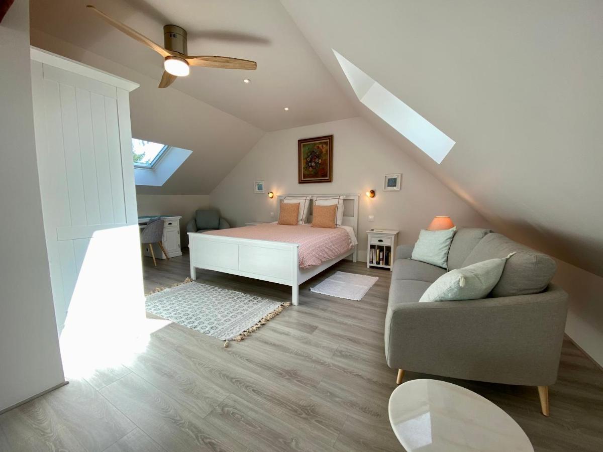 Sans Souci Bed And Breakfast Luxe Heated Pool And Restaurant Luzillé Eksteriør bilde