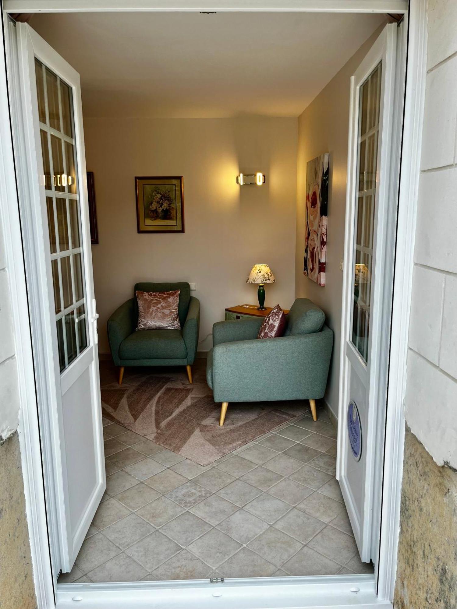 Sans Souci Bed And Breakfast Luxe Heated Pool And Restaurant Luzillé Eksteriør bilde
