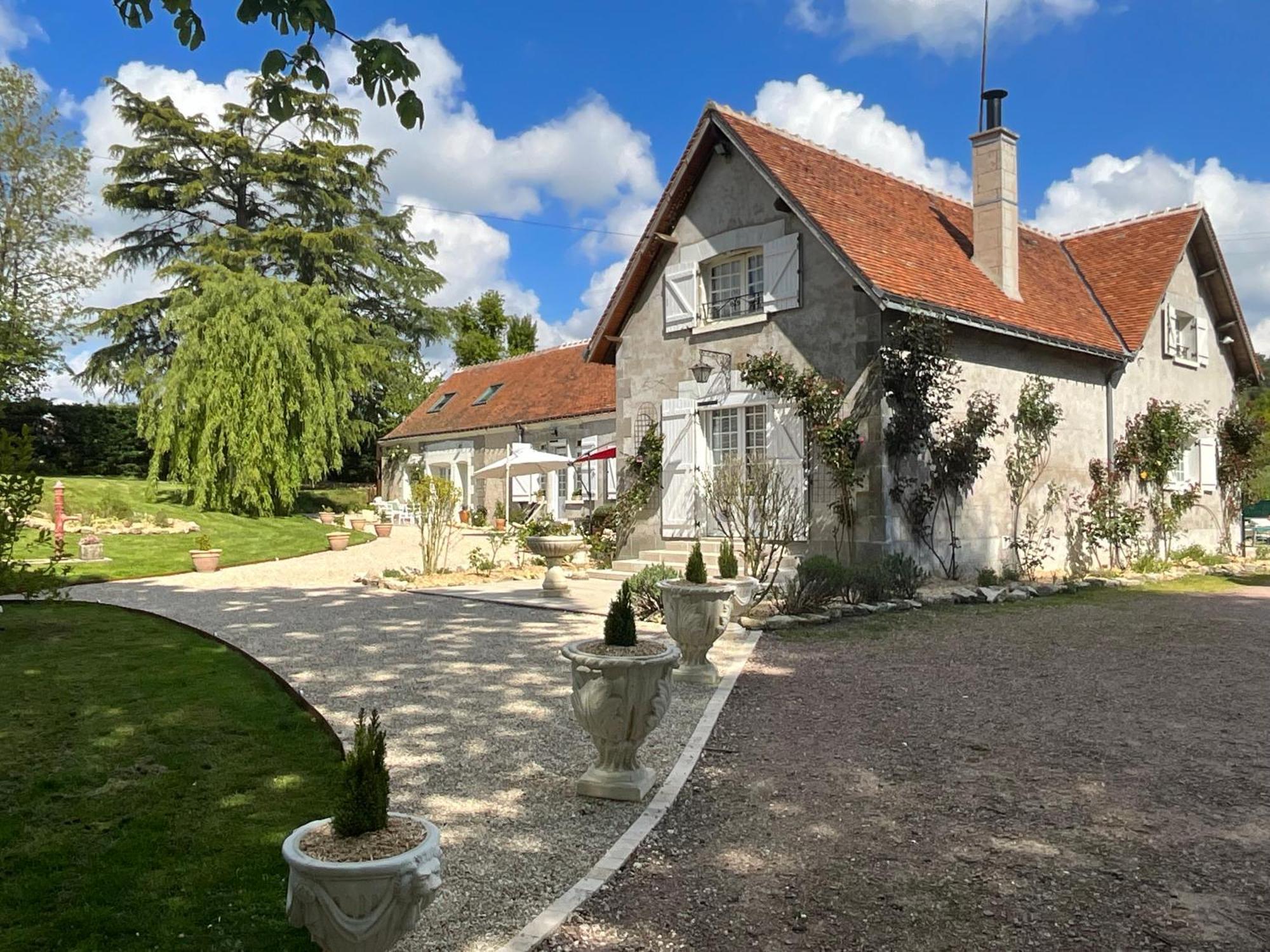 Sans Souci Bed And Breakfast Luxe Heated Pool And Restaurant Luzillé Eksteriør bilde