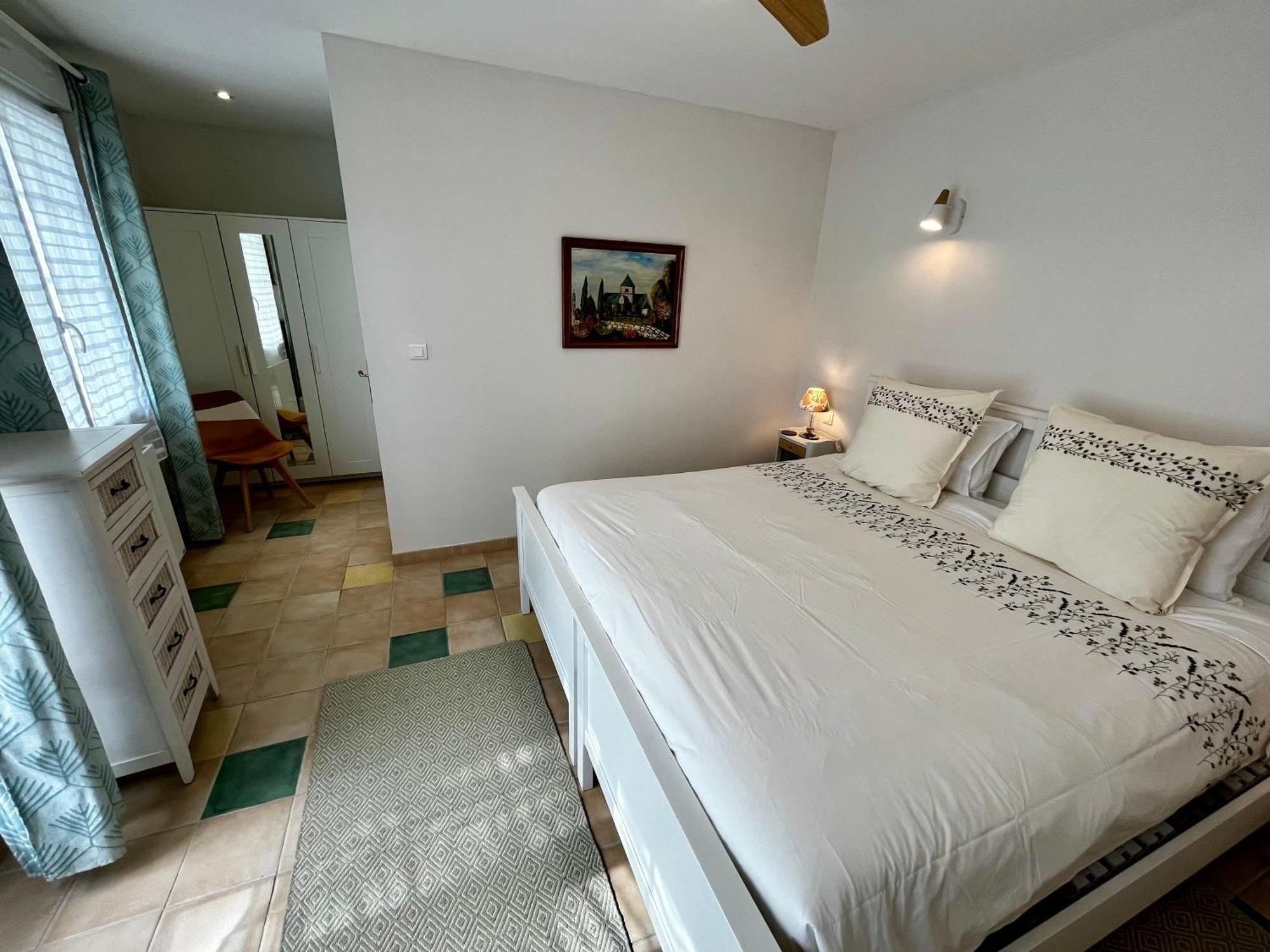 Sans Souci Bed And Breakfast Luxe Heated Pool And Restaurant Luzillé Rom bilde