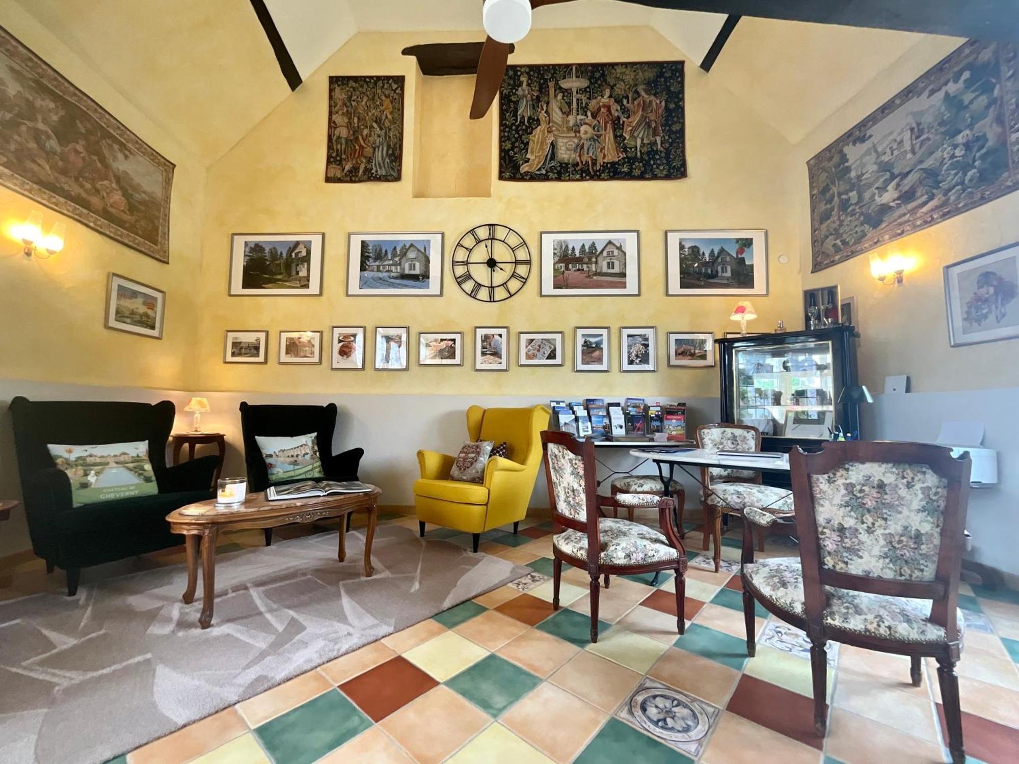Sans Souci Bed And Breakfast Luxe Heated Pool And Restaurant Luzillé Eksteriør bilde